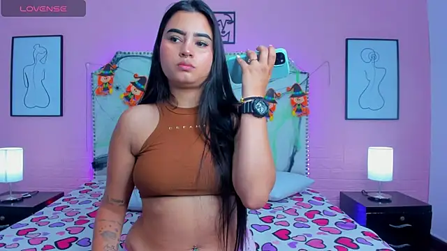  Emma whiitee  online show from October 25, 12:39 pm