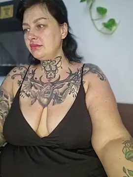 CannabisQueenn online show from July 8, 6:58 am
