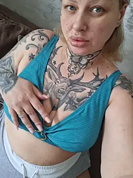 CannabisQueenn online show from March 10, 7:56 am