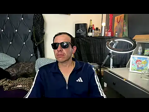 8828mannn online show from May 23, 9:52 am