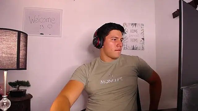 JamesCr  online show from October 8, 2:46 am