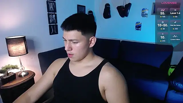 JamesCr  online show from April 4, 11:33 pm