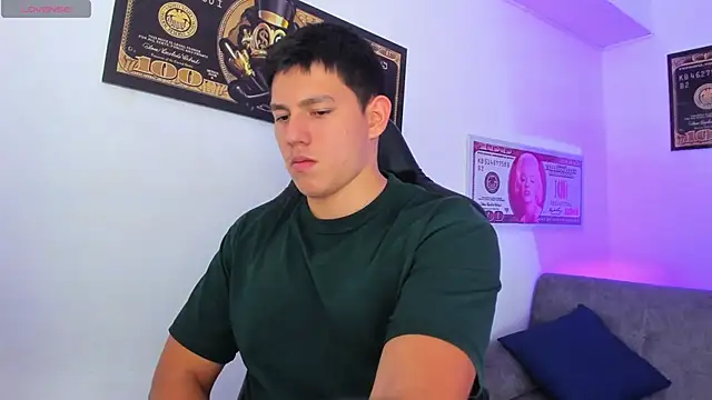 JamesCr  online show from March 11, 8:20 pm