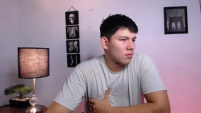 JamesCr  online show from November 14, 10:46 pm