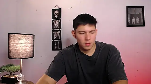 JamesCr  online show from November 6, 12:47 am