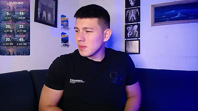 JamesCr  online show from December 21, 12:13 am