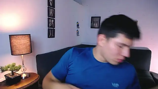 JamesCr  online show from February 4, 2:28 am