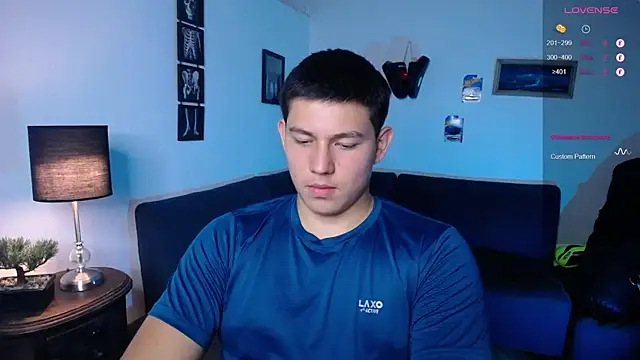 JamesCr  online show from March 28, 10:44 pm