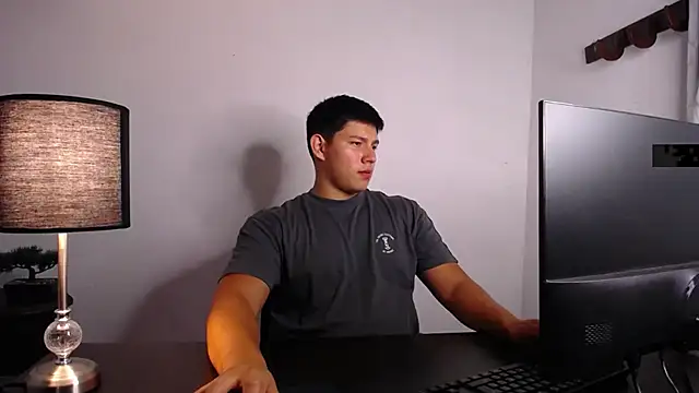 JamesCr  online show from October 2, 3:32 am