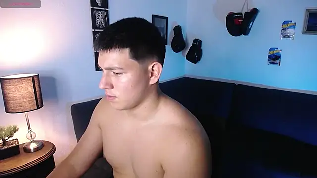 JamesCr  online show from March 8, 2:04 am