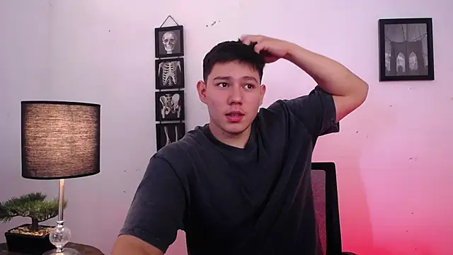 JamesCr  online show from November 6, 2:54 pm