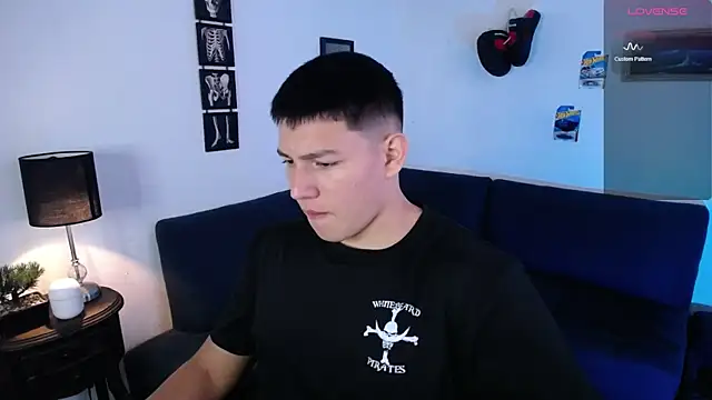 JamesCr  online show from April 21, 1:07 pm