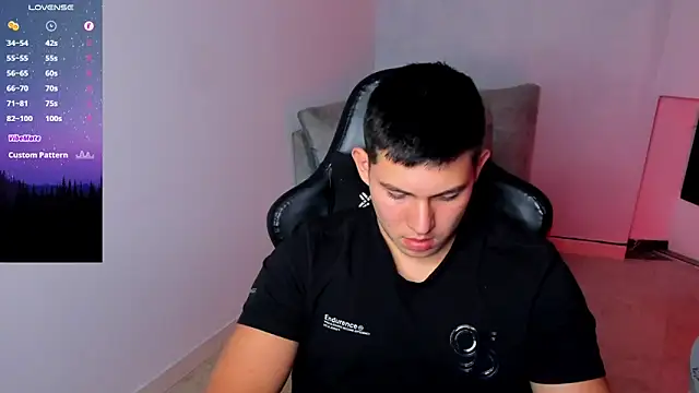 JamesCr  online show from January 11, 5:14 am