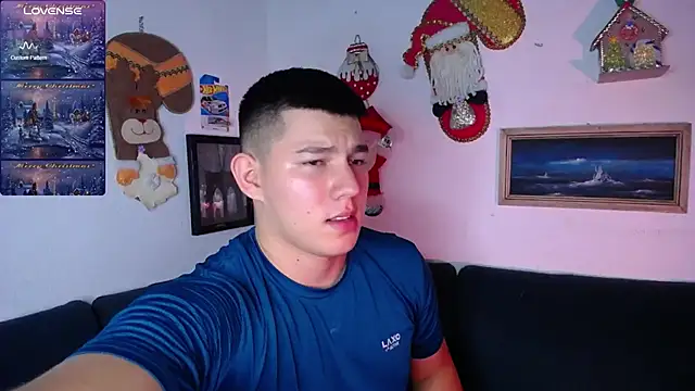 JamesCr  online show from December 18, 12:27 am