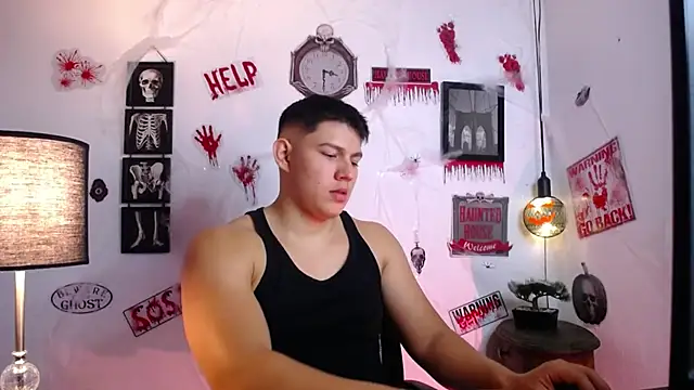 JamesCr  online show from October 26, 1:28 am