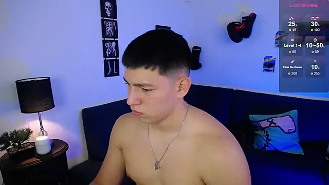 JamesCr  online show from April 22, 2:13 pm