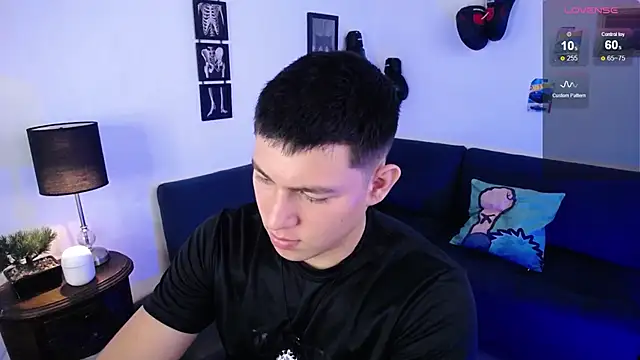 JamesCr  online show from April 24, 1:13 pm