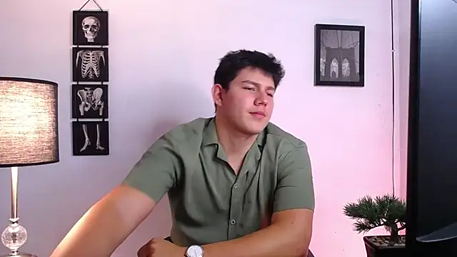 JamesCr  online show from October 23, 2:21 am