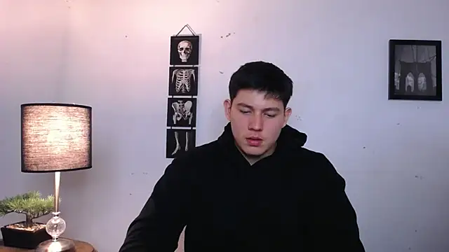 JamesCr  online show from November 22, 1:48 am