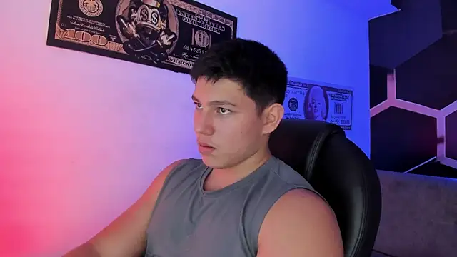 JamesCr  online show from September 30, 3:01 am
