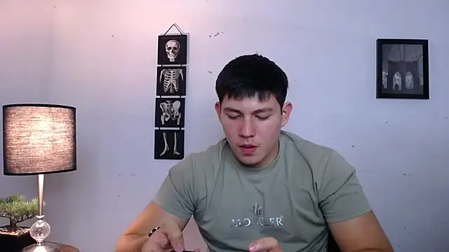 JamesCr  online show from November 23, 12:53 am