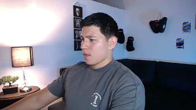 JamesCr  online show from March 27, 3:48 am