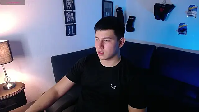 JamesCr  online show from February 28, 12:21 am