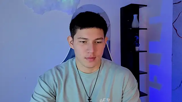 JamesCr  online show from May 21, 12:35 pm