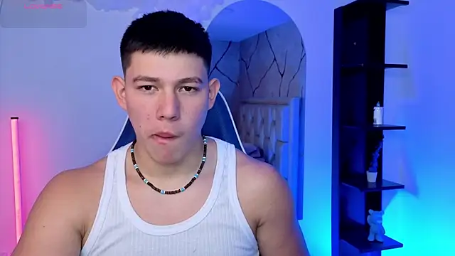 JamesCr  online show from July 7, 12:20 pm