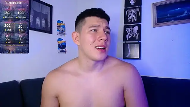 JamesCr  online show from December 19, 2:41 pm