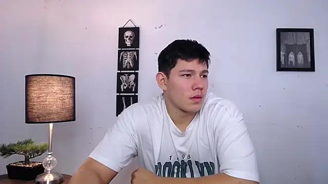 JamesCr  online show from November 20, 4:29 pm