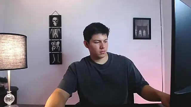 JamesCr  online show from October 24, 1:26 am