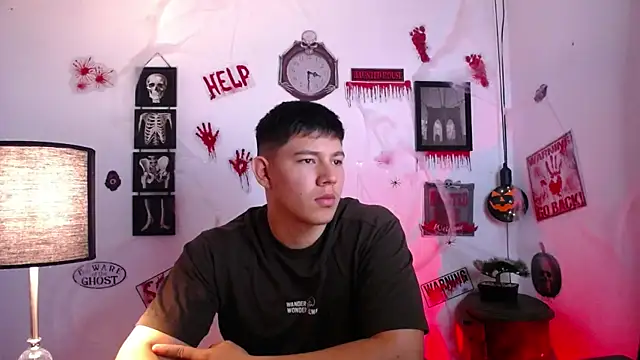 JamesCr  online show from October 30, 10:13 am