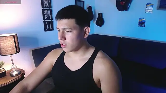 JamesCr  online show from March 12, 1:44 am