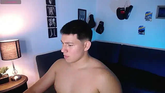 JamesCr  online show from March 8, 1:11 am