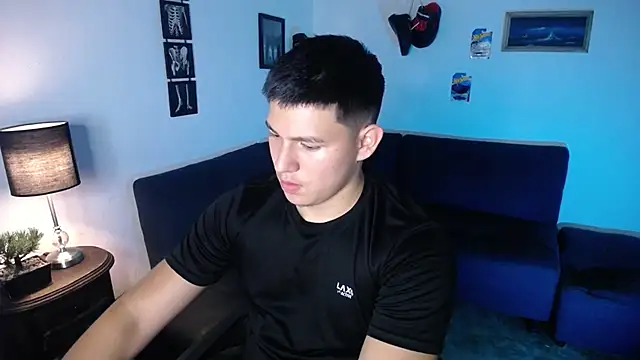 JamesCr  online show from April 8, 11:17 pm