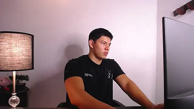 JamesCr  online show from October 3, 3:09 am
