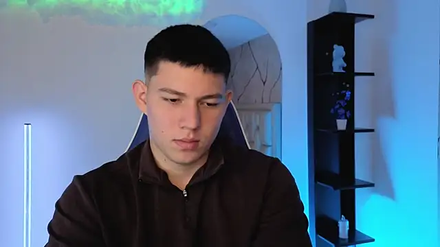JamesCr  online show from June 1, 12:27 pm