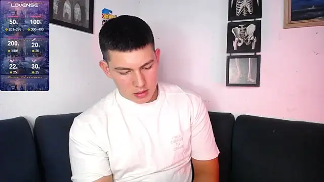 JamesCr  online show from December 22, 12:11 am