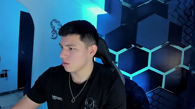 JamesCr  online show from June 14, 3:57 pm