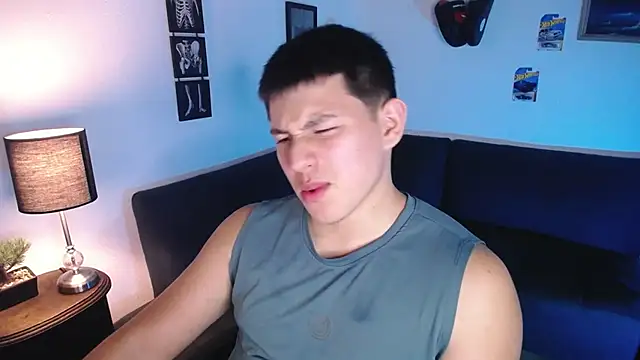 JamesCr  online show from March 19, 1:49 am