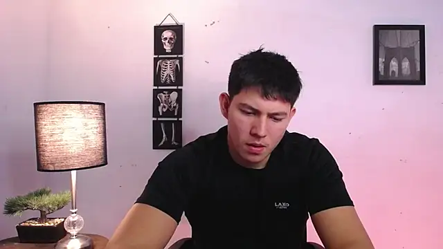 JamesCr  online show from November 16, 12:37 am