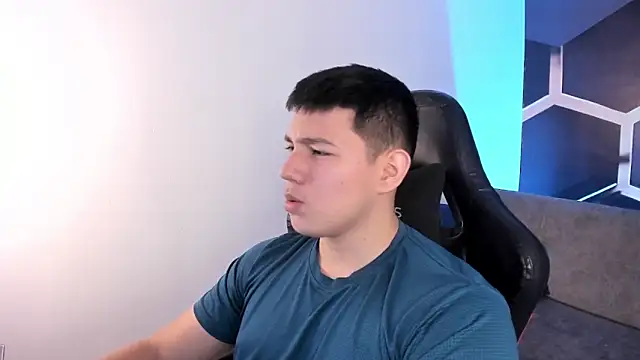 JamesCr  online show from January 15, 3:21 am