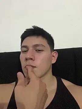 JamesCr  online show from June 12, 12:19 am