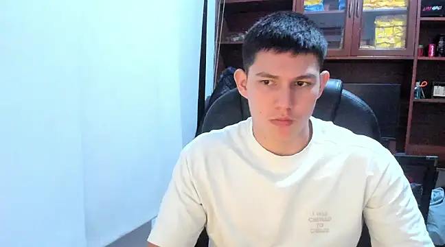 JamesCr  online show from February 22, 9:48 pm