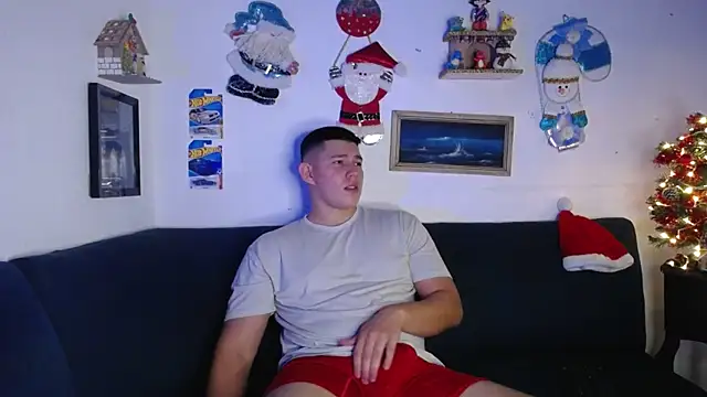 JamesCr  online show from November 28, 2:12 am