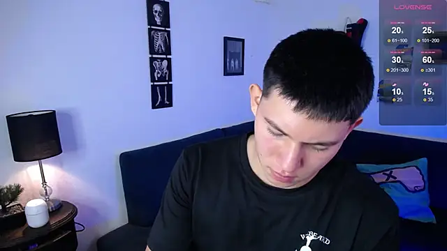 JamesCr  online show from April 23, 2:19 pm