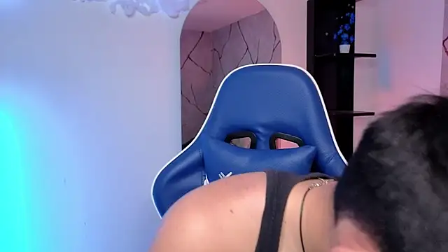 JamesCr  online show from July 23, 12:24 pm