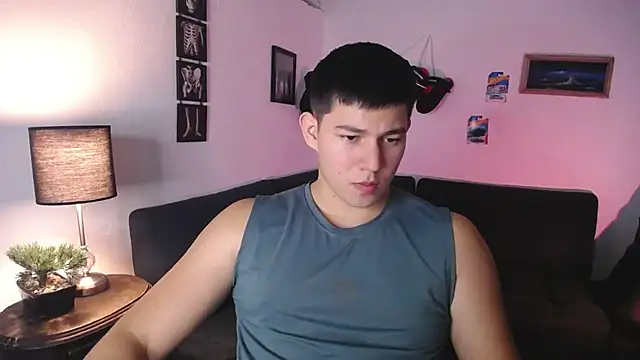 JamesCr  online show from February 25, 12:33 am