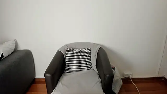 NicoleKatee online show from December 16, 1:59 pm